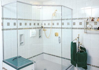 Neo-angle custom size shower door